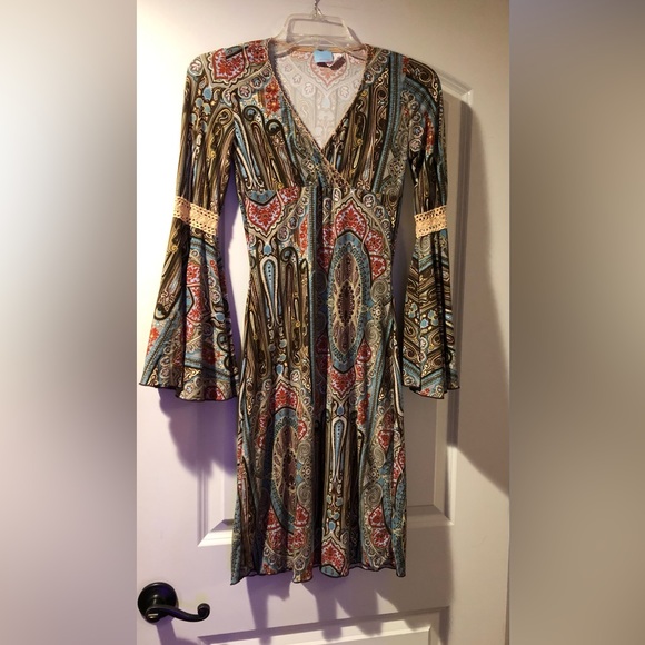 Vintage dress with flare sleeves. See measurements - Picture 1 of 5